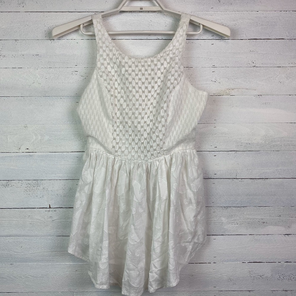 Champagne‎ & Strawberry Top Small Sleeveless White Fit & Flare Tunic Open Back